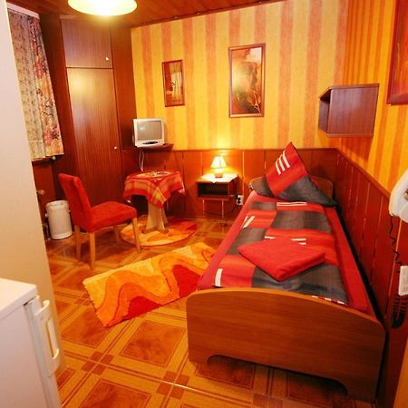 Hotel-Pension Klaer Espira Habitación foto
