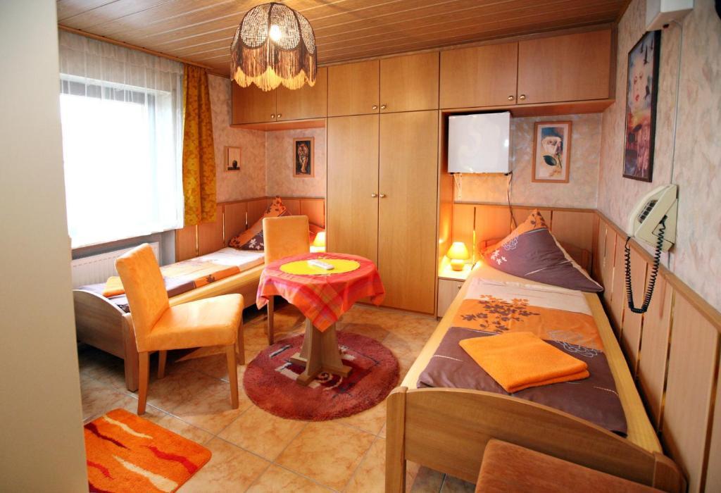 Hotel-Pension Klaer Espira Habitación foto
